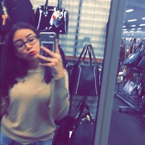 Meet your Posher, Daniela